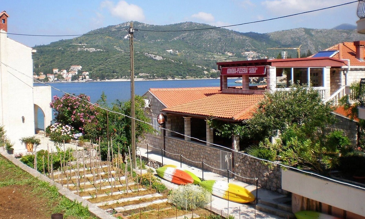 Stikovica Apartment | Villa Doris - 1 bedroom APARTMENT for 4-5 adults with large private terrace