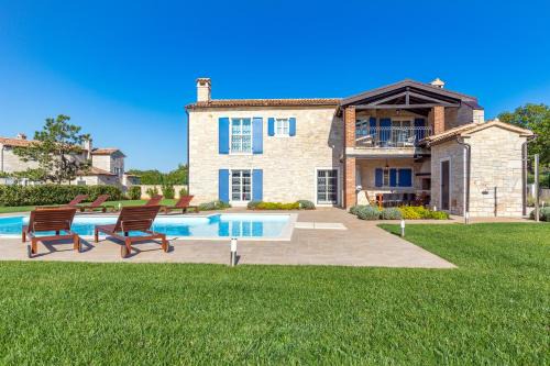 Tinjan Villa | Villa Farfalla