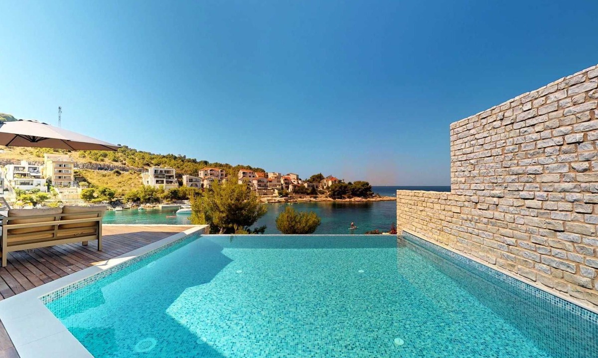 Primosten Burnji Villa | Villa Flora Mare I with Pool