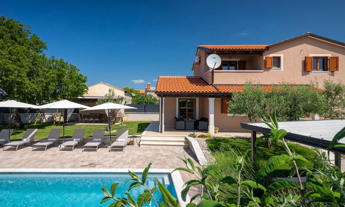 Brecevici Villa | Villa Gita by Villas Guide