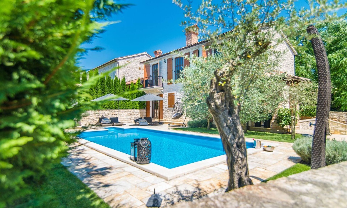 Medvidici Villa | Villa in a typical Istrian rustical style
