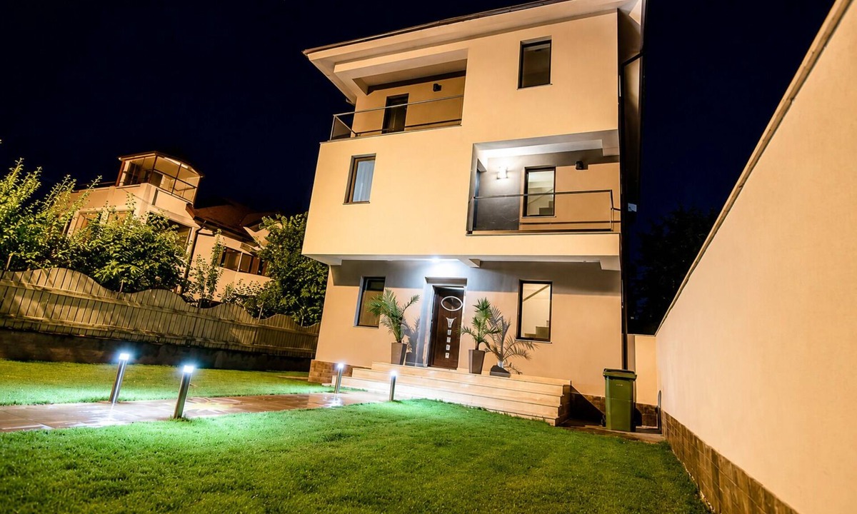 Mamaia-Sat Hotel | Villa Italia Mamaia luxury resort in Mamaia Beach by the Black Sea