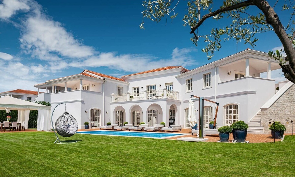 Vabriga Villa | Villa Ivana – Luxury villa for up to 8 guests with heated private pool in peaceful surroundings.