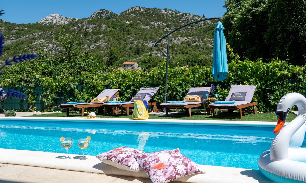 Oslje Villa | Villa Ivona with private pool, jacuzzi and sauna