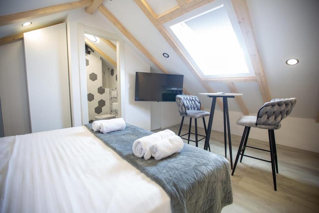 Split House | Villa Katy