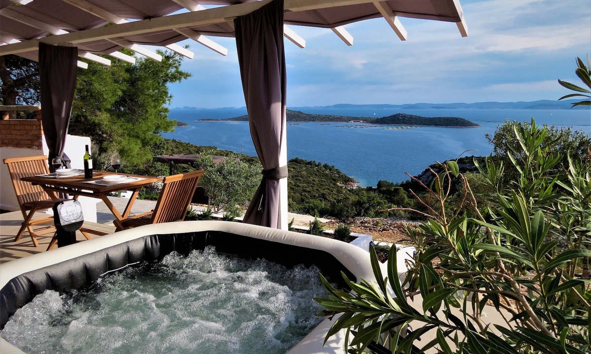 Tkon Villa | Villa Kornati is romantic stone house with stunning view on Kornati islands.