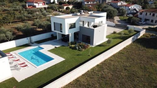 Stinjan Villa | Villa Lungera
