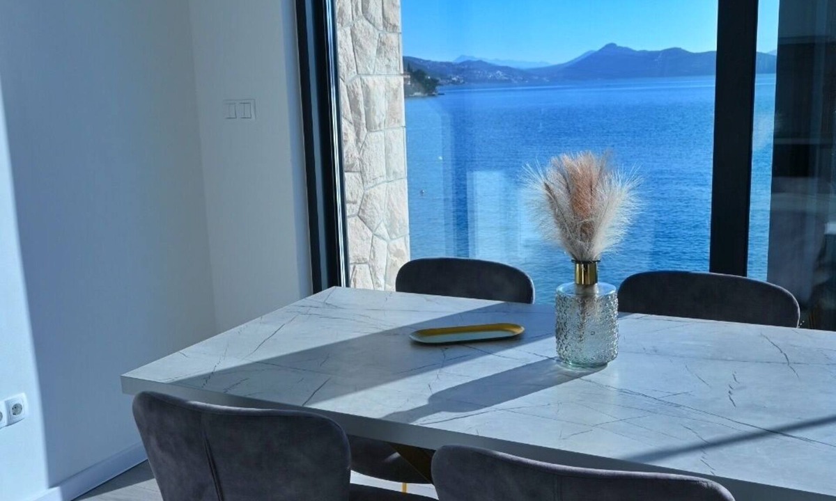 Klek Apartment | Villa Mangata 101 Apartment. Beachfront apartment for an unforgettable stay!