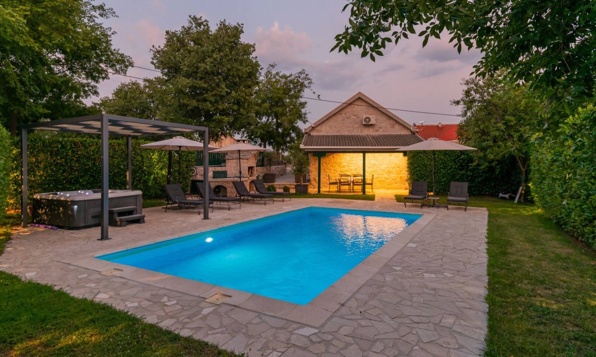 Gornja Glavina Villa | Villa Manuella - Kamena oaza by Villas Guide