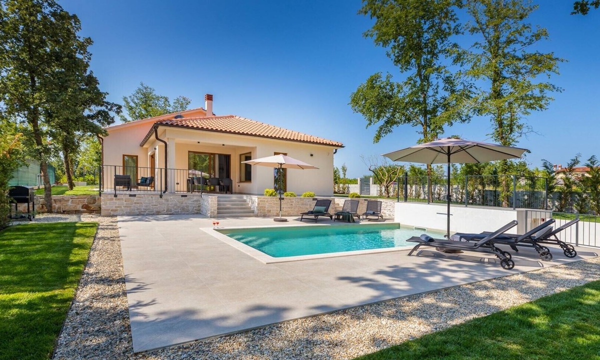 Karlovici Villa | Villa Marija – Elegant Villa with Private Pool and game room in the Peaceful Heart of Central Istria