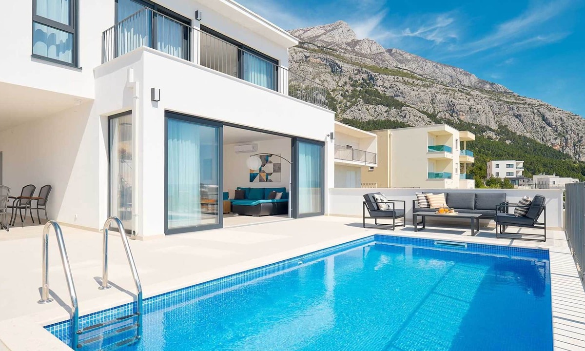 Veliko Brdo Villa | Villa Maxima with Heated Pool