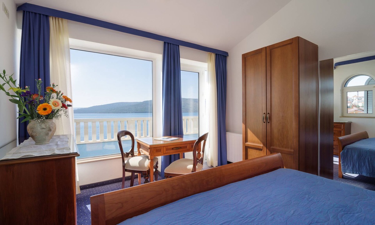 Seget Vranjica Hotel | Villa Mediterana
