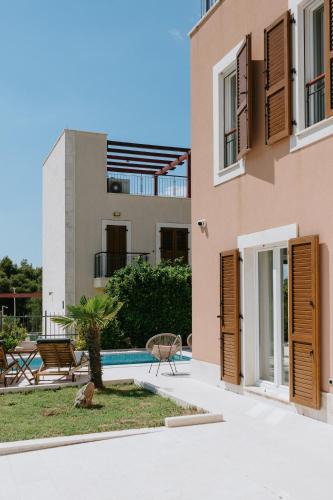 Splitska Villa | Villa Melograno by Domus Mirus - Rooftop Cinema, Pool, 6-Minute Walk to Beach