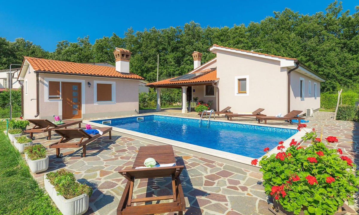 Laginji House | Villa Mihael by Interhome
