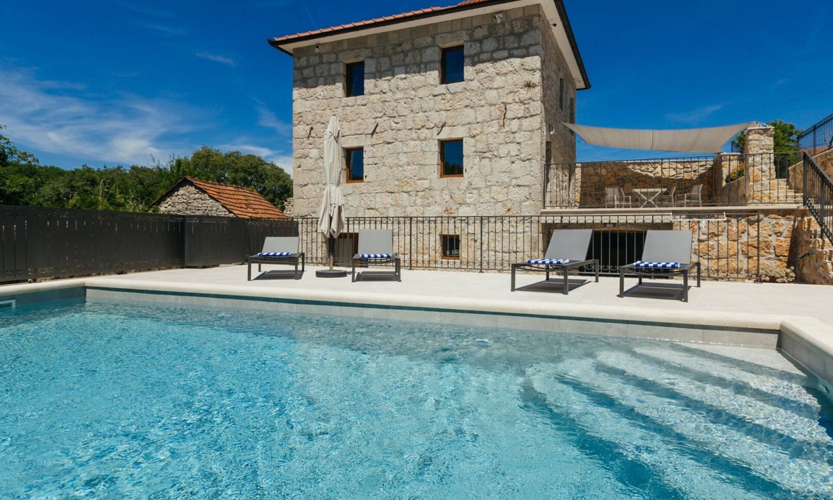 Zmijavci Villa | Villa Mila - Makarska by Villas Guide