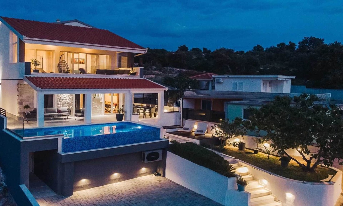 Razanj Villa | Villa Miracle