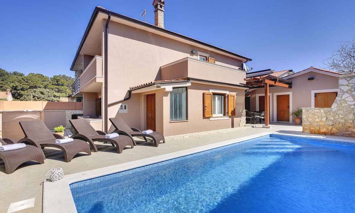 Valdebek Villa | Villa mit Pool und Klimaanlage