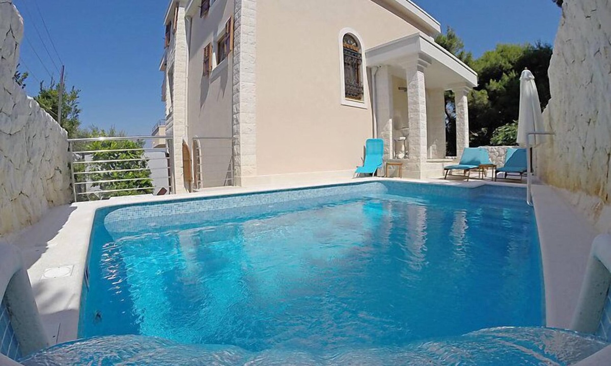 Okrug Donji House | Villa Mustra by Interhome