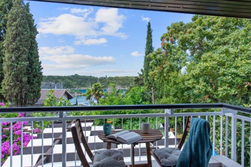 Municipality of Omisalj Villa | Villa Nada, green paradise by the sea and beaches