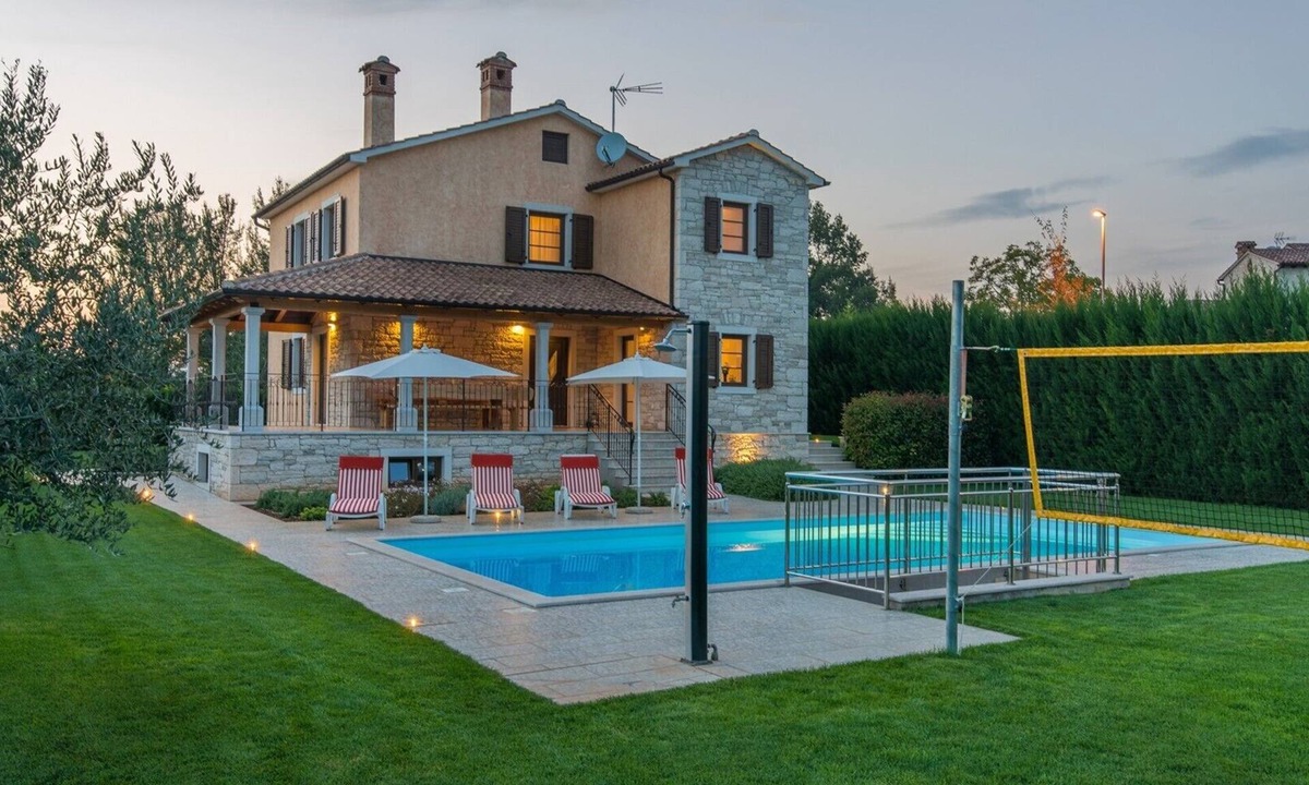 Dubravci Villa | Villa Nikka with Beautiful Garden and Pool