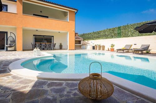 Pula Villa | Villa Nur Amela