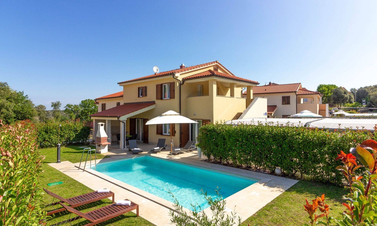 Banjole Villa | Villa Olivia by WiiBuk