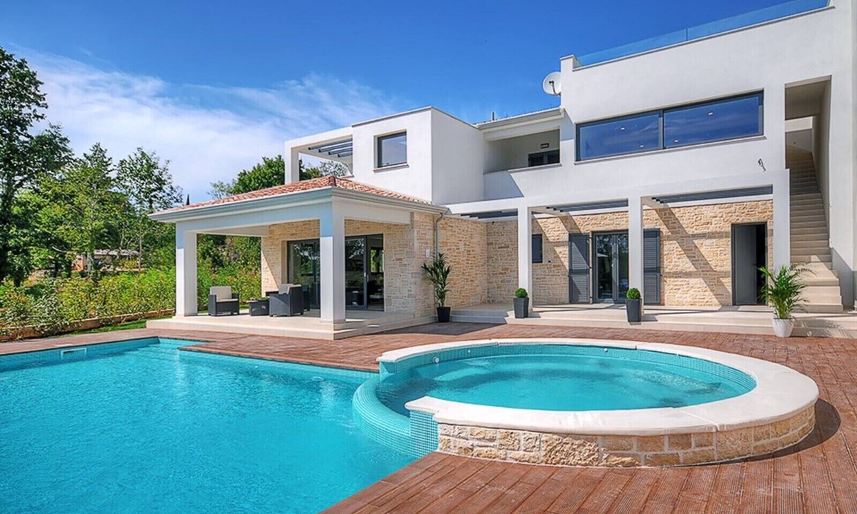 Visnjan Villa | Villa Onyx for 12 people near Poreč with 65 m2 private pool and jacuzzi