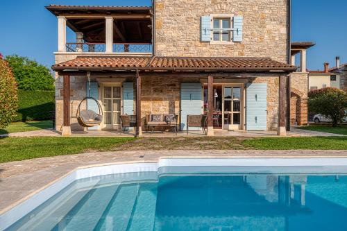 Rapavel Villa | Villa Paolina - Hot Tub, Breakfast & Large Garden