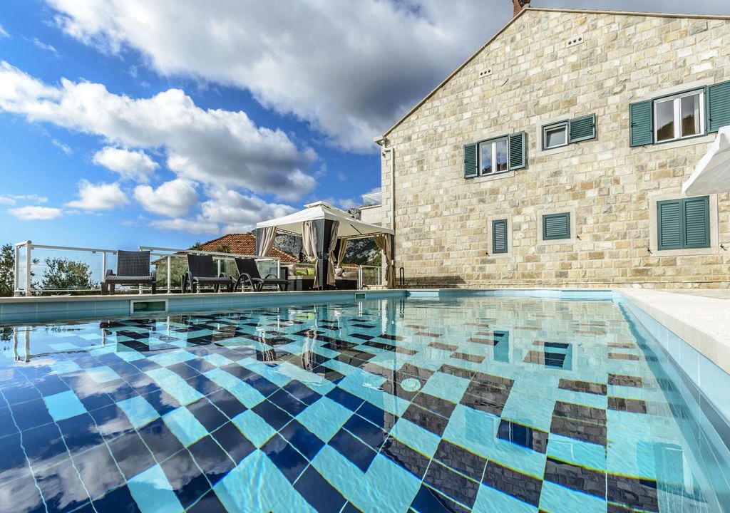 Dubravka House | Villa Pave / Six Bedrooms H1