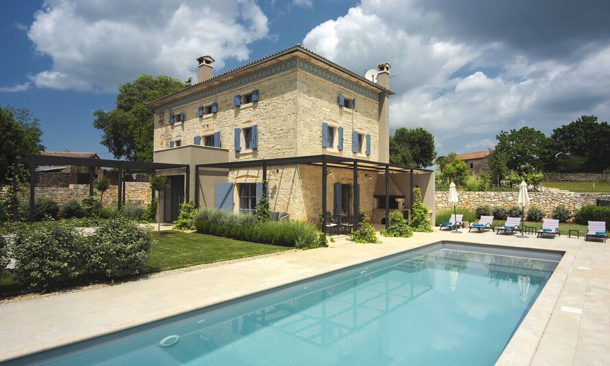 Tinjan Villa | Villa PI for 8 people in Central Istria with heated pool & large garden