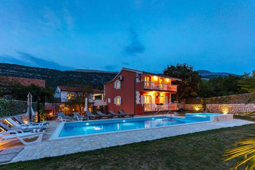 Rascane Villa | Villa POQUITO, heated pool - Zagvozd, Makarska region