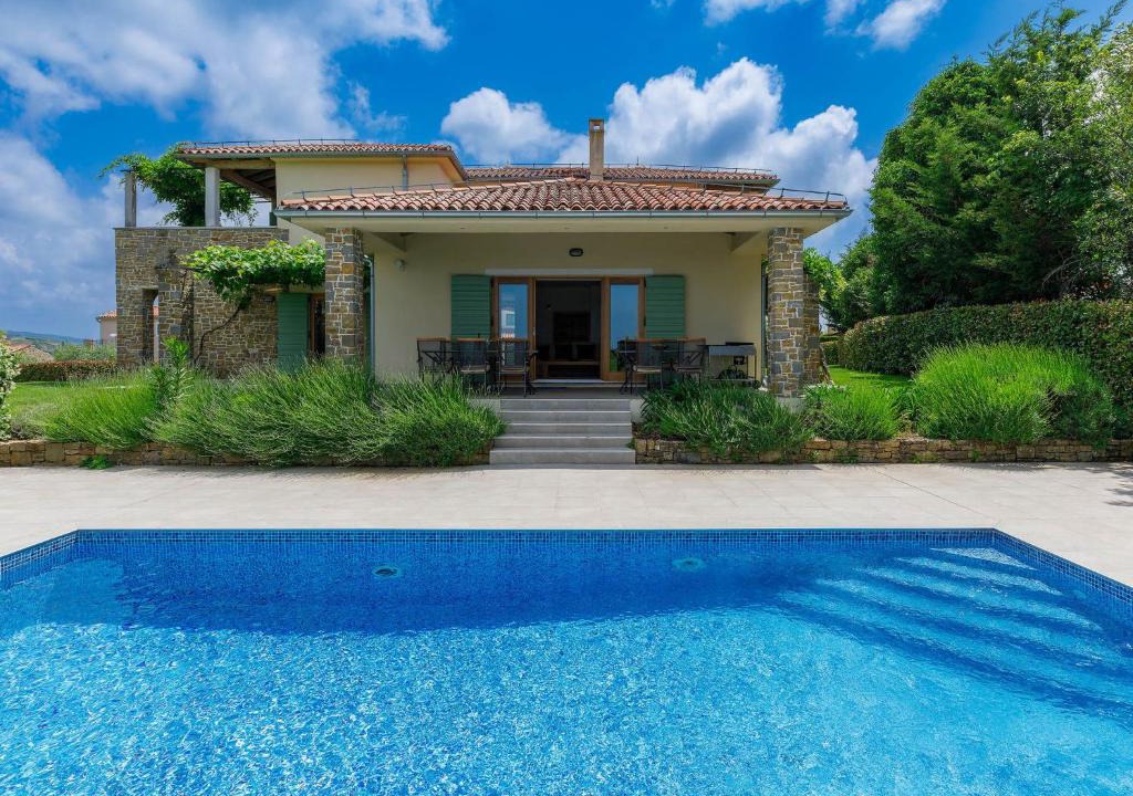 Baredine Villa | Villa Remington by Interhome