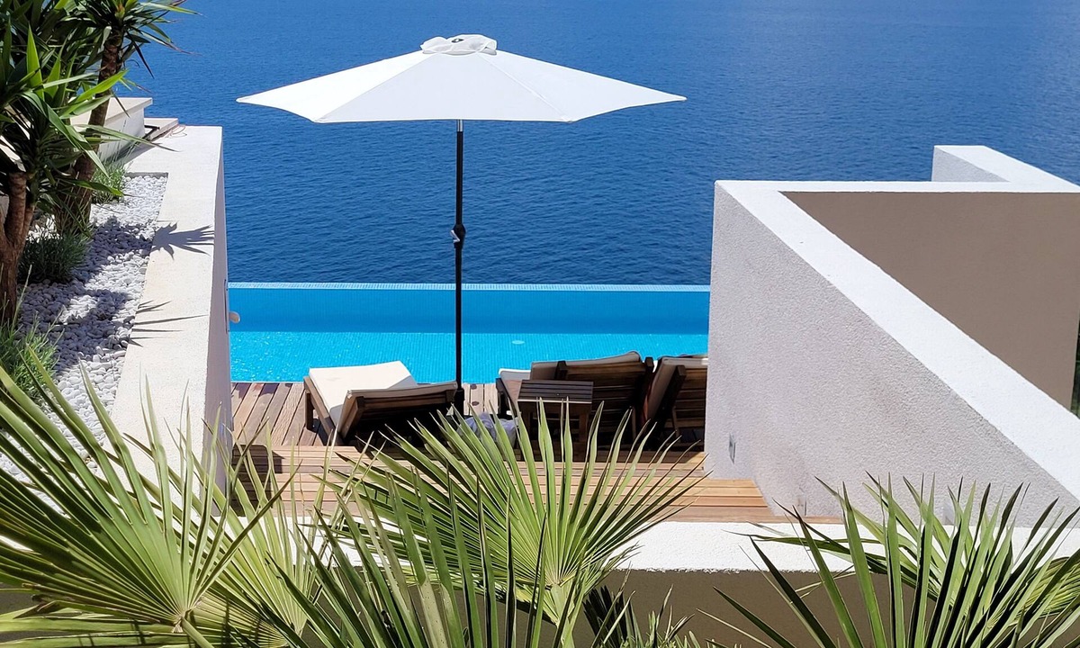 Marusici Apartment | Villa Ruzmarina, 1min walk to picturesque beach, tremendous view