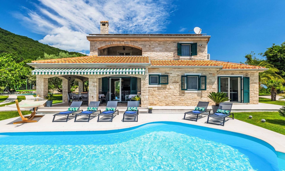 Golovik House | Villa Stonegate by Interhome