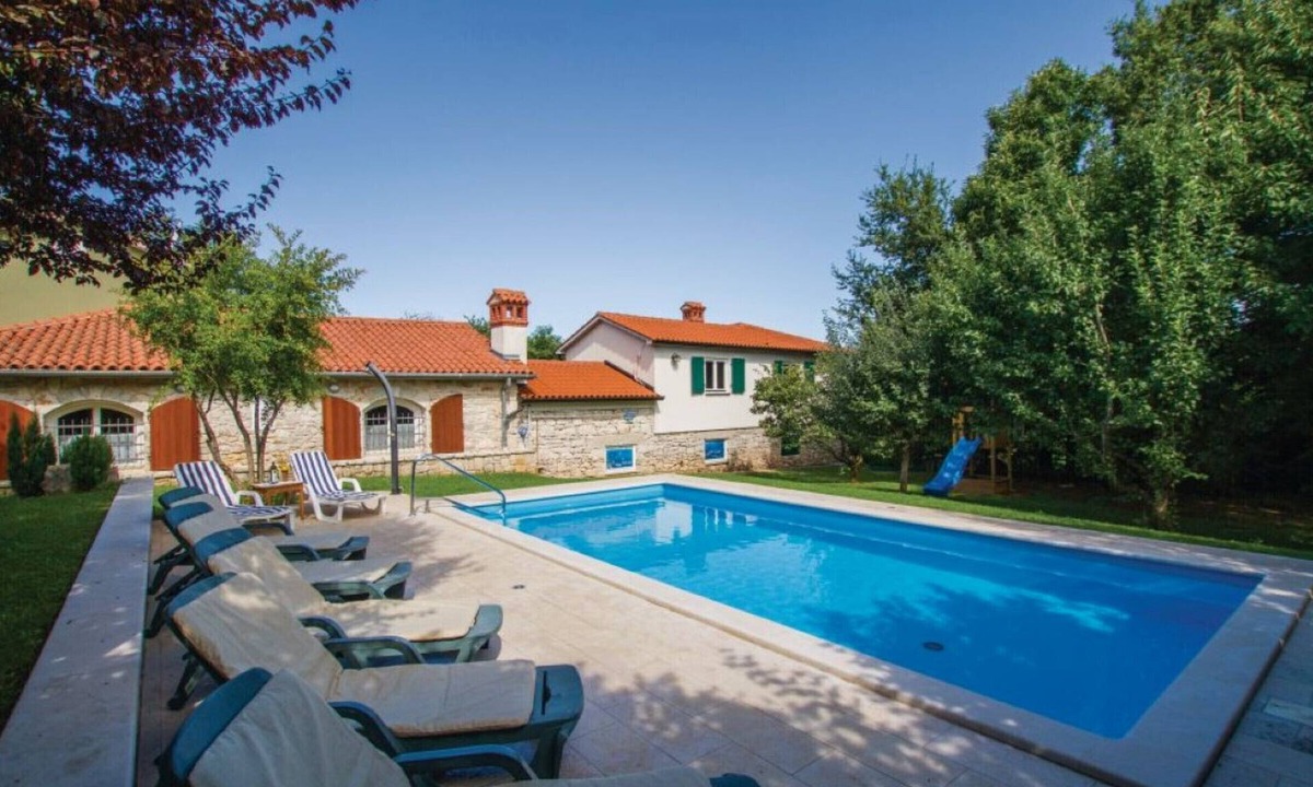 Sveta Nedelja Ski Chalet | Villa Stori Grod with private Pool and Garden up to 8 People by 22Estates