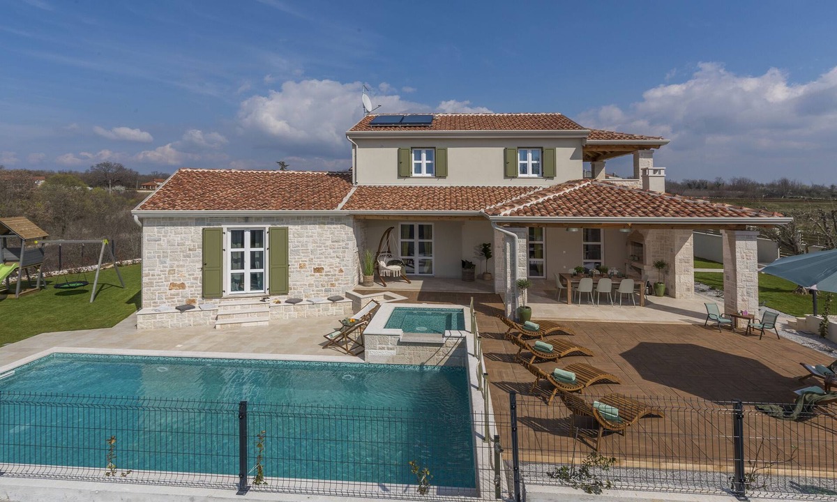 Visnjan Villa | Villa Terra Magica, Perfekt für Familien. Whirlpool und Beheizter 40m2 Pool