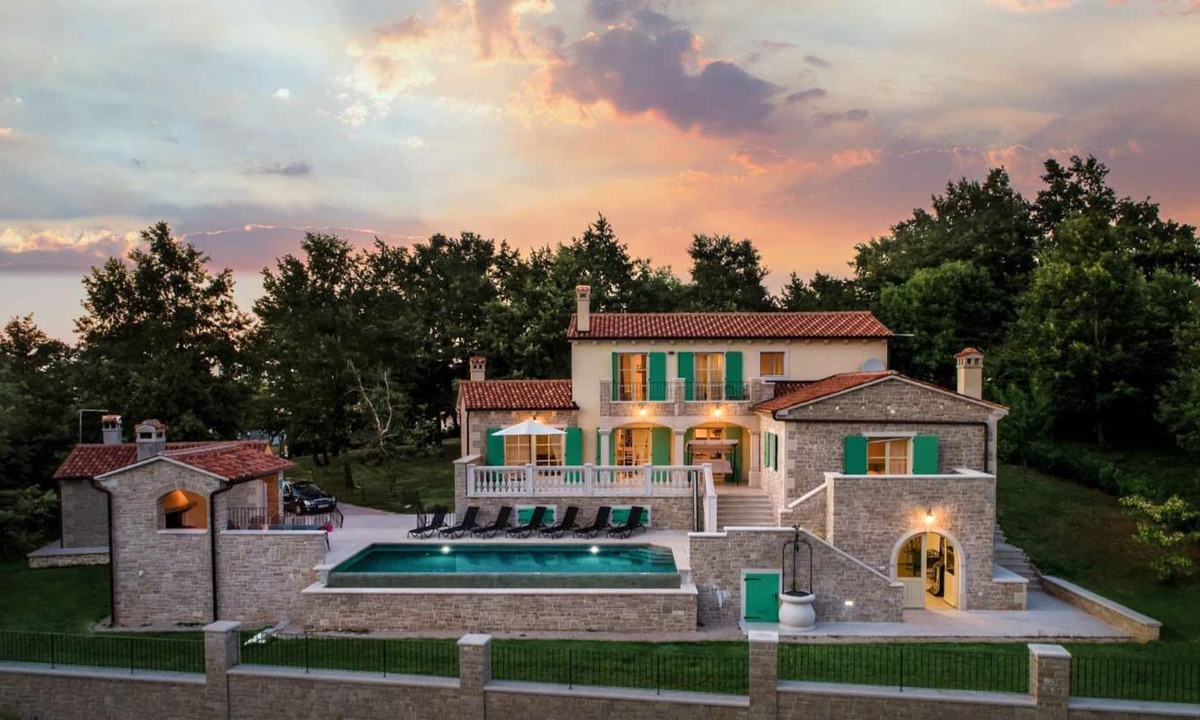 Pazin Villa | Villa Valffiorita with swimming pool in center of Istria