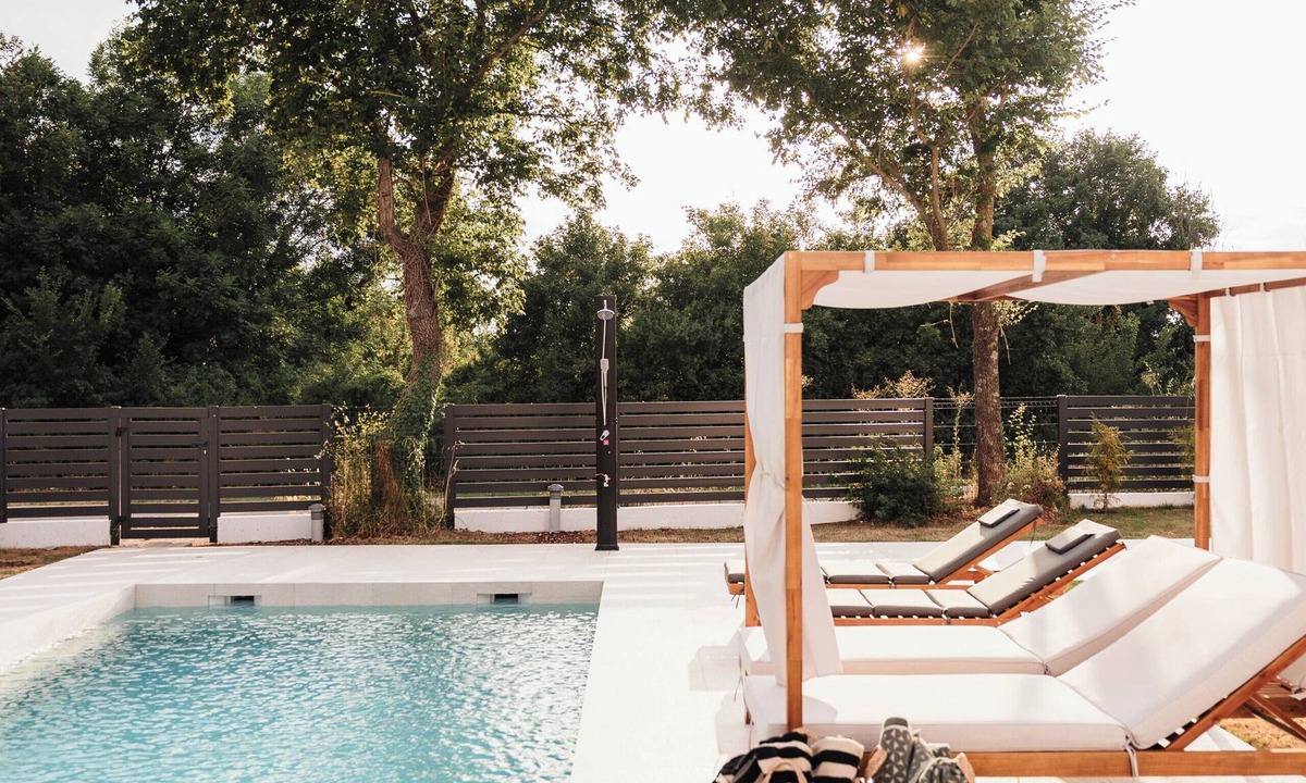 Svetvincenat Villa | Villa Vicenta - Brilliant 4-bedroom villa with AC in charming Svetvinčenat