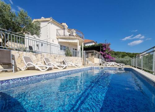 Trogir Villa | Villa with heated pool, Trogir