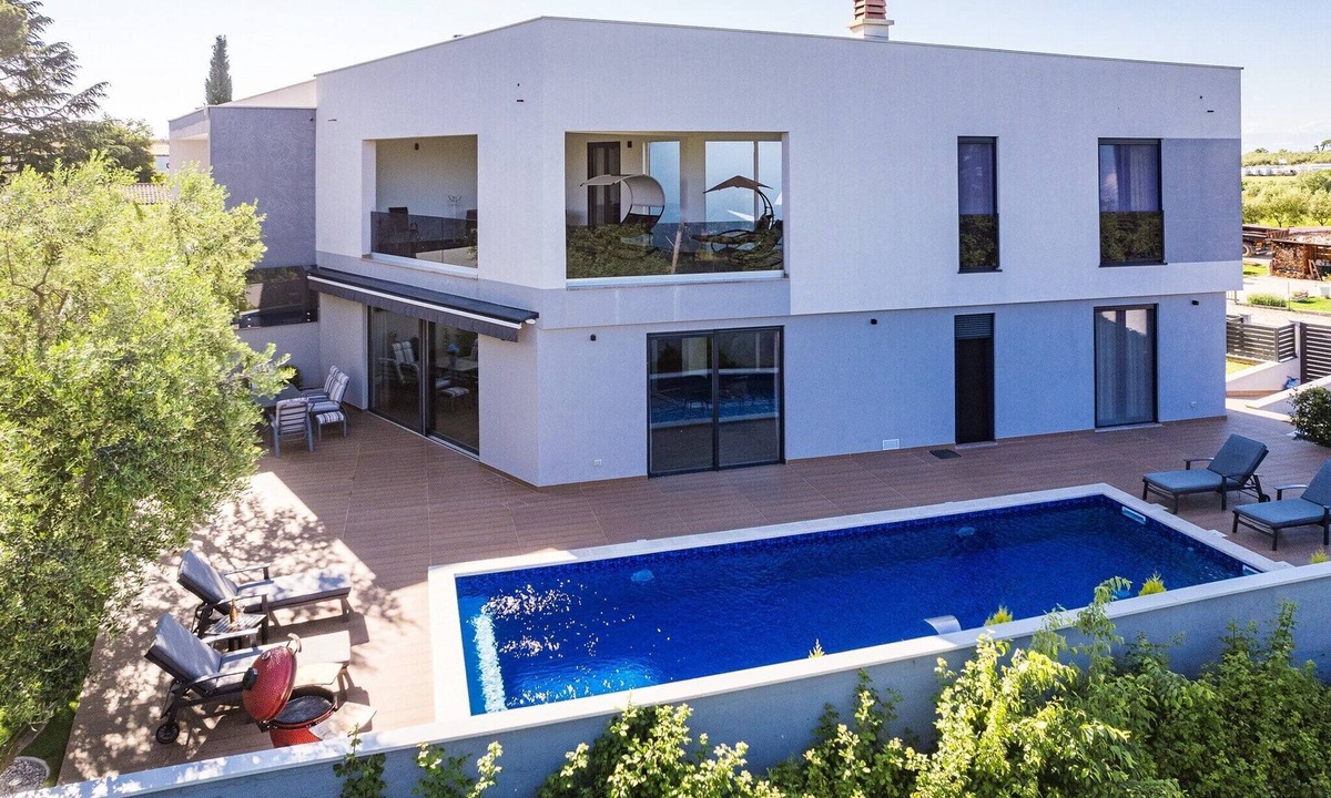 Cervar Villa | Villa with Pool, Game Room, Garden