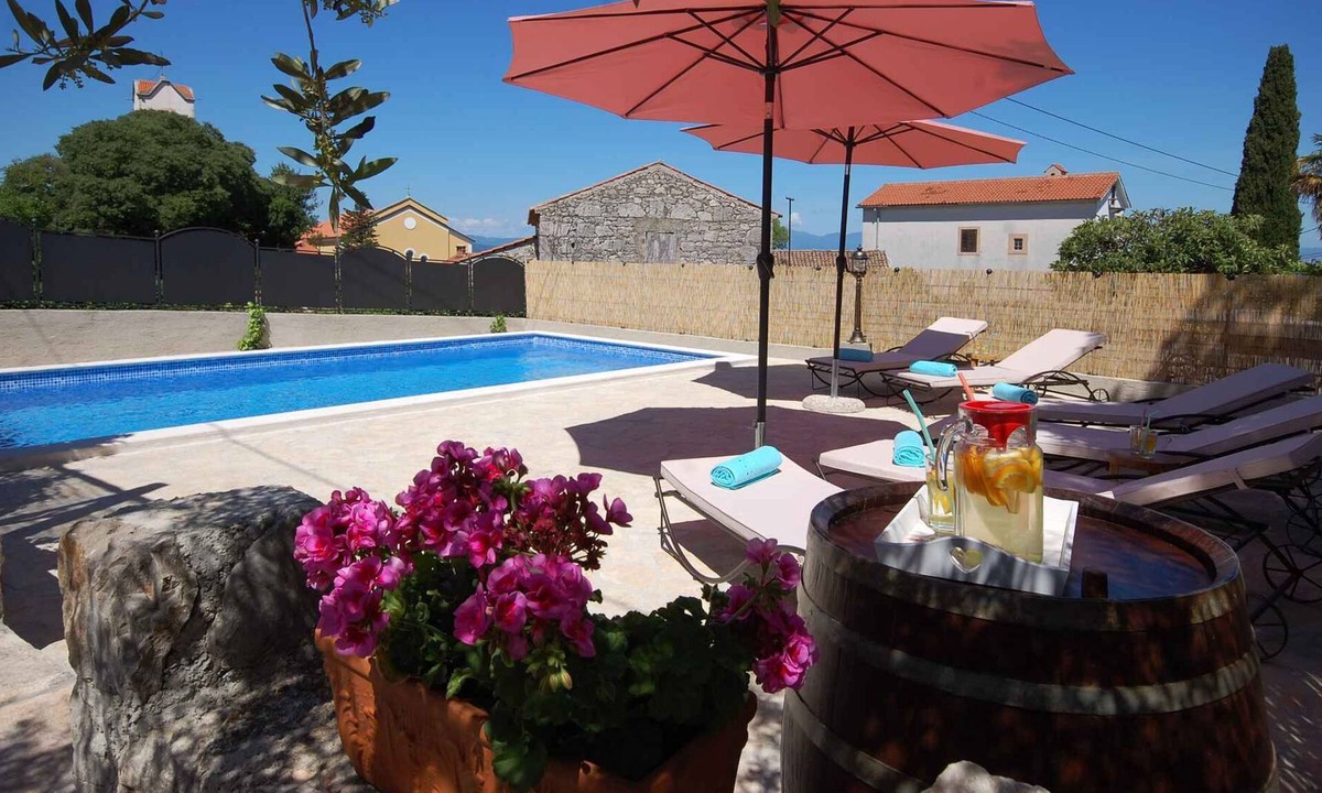Malinska-Dubasnica Villa | Villa with terrace and pool