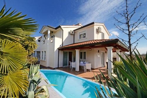 Gulici Villa | Villa Zare