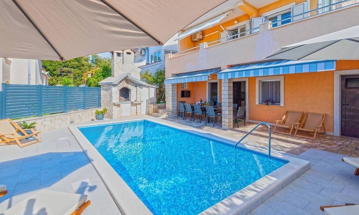 Razanj Villa | Whole house on 3 floors with heated swimming pool in complete only 70 m from sea