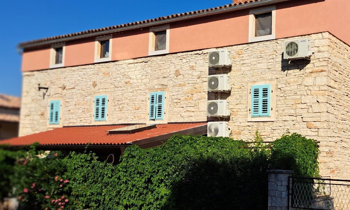 Muntic Apartment | Wohnung "Eti and Mia 3" mit Pool by Interhome