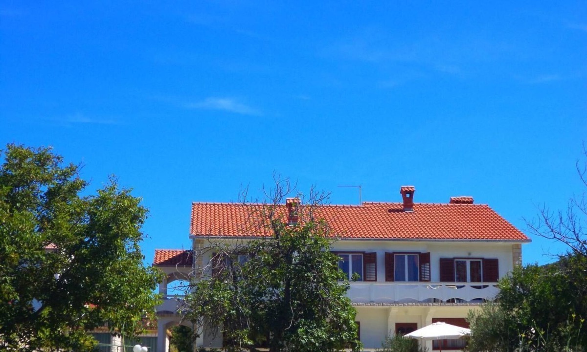 Kampor Apartment | Wohnung in Kampor mit gemauertem Grill by Interhome