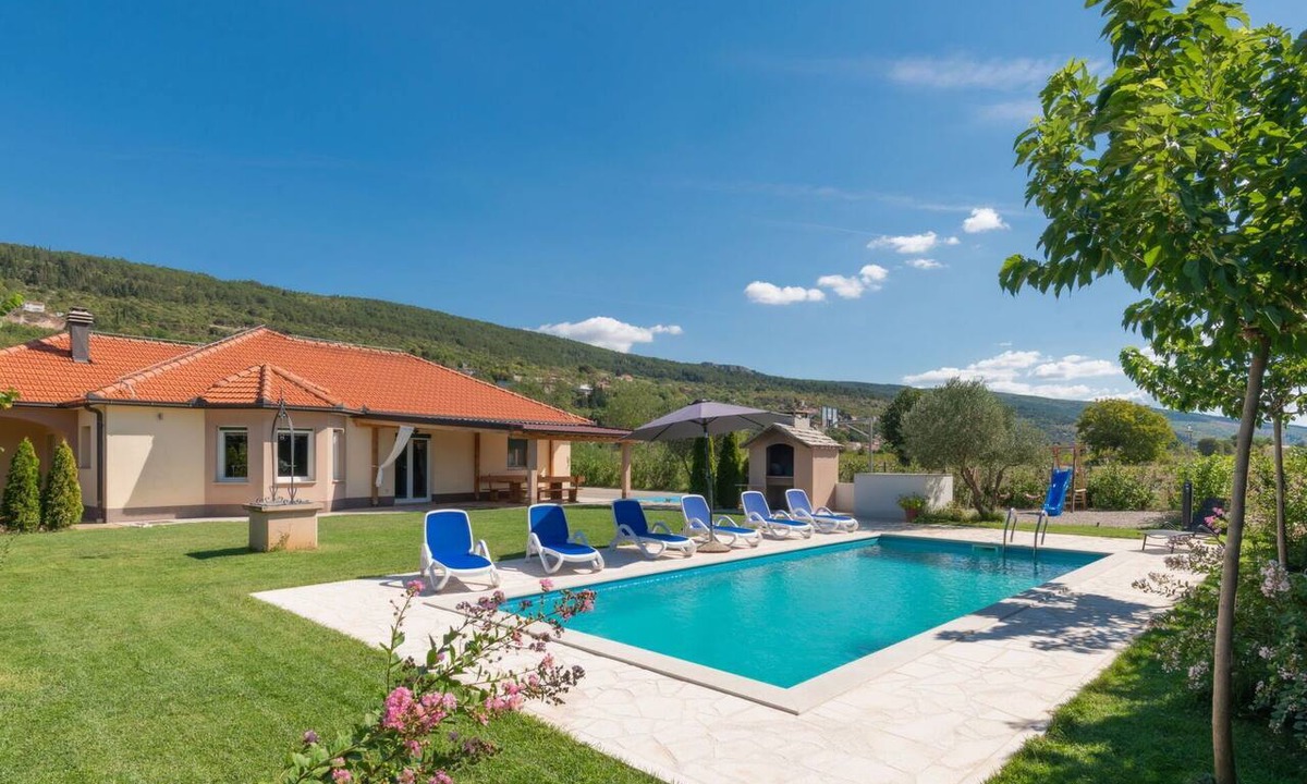 Knezovici House | Wonderful private villa for 8 guests with private pool, A/C, WIFI, TV and terrace