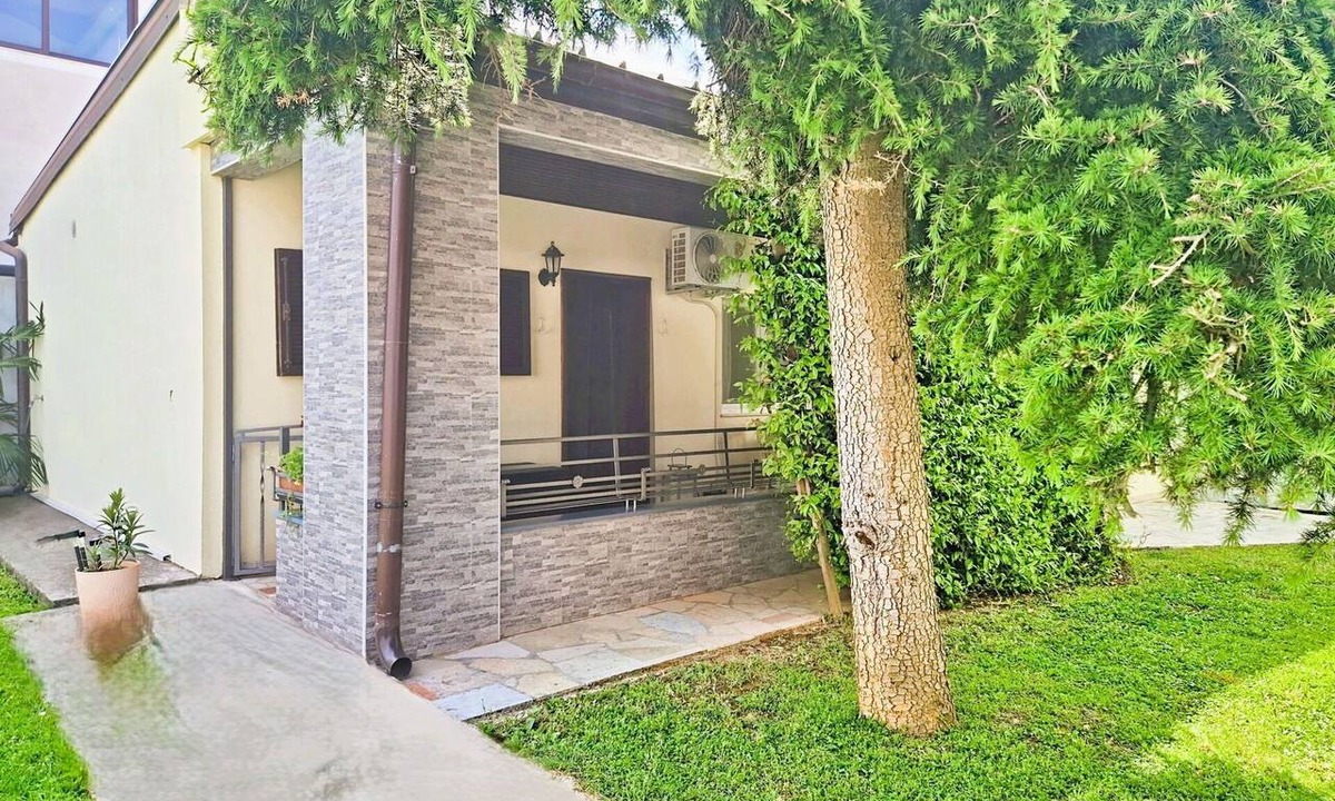 Finida House | Wonderful private villa for 4 guests with WIFI, A/C, TV, terrace and pets allowed