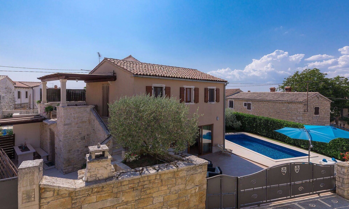 Sveti Petar u Sumi House | Wonderful private villa for 6 people with private pool, A/C, TV, terrace and pets allowed