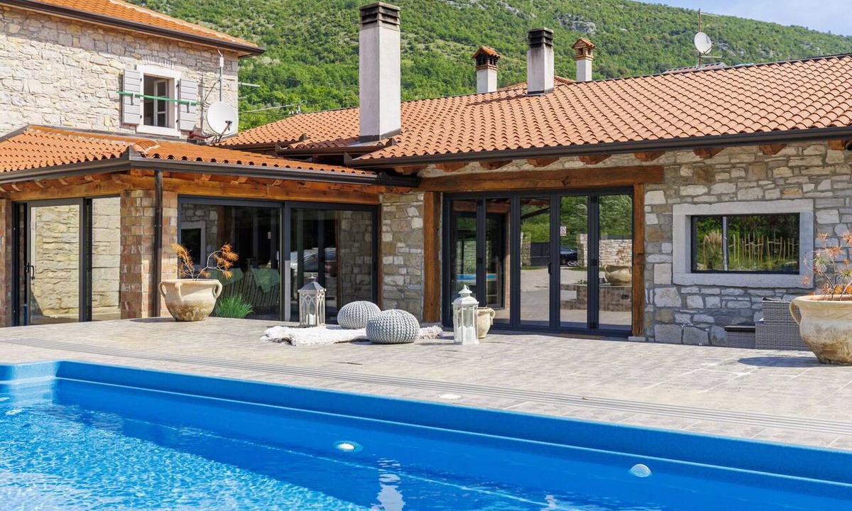 Gradinje Villa | Wonderful private villa with private pool, A/C, WIFI, TV, terrace, pets allowed and panoramic view