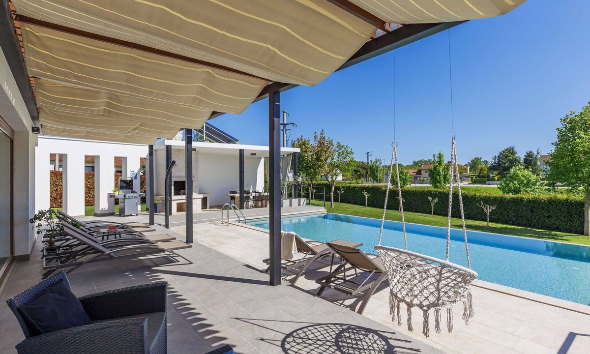 Sveti Petar u Sumi Villa | Wonderful private villa for 6 guests with WIFI, private pool, A/C, TV, terrace and pets allowed